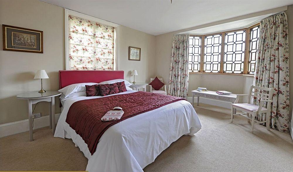 The Cholmondeley Arms Hotel Wrenbury Buitenkant foto